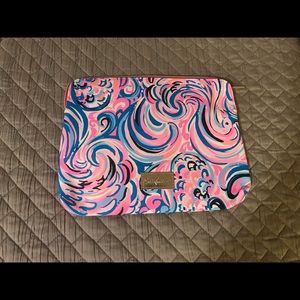 Lilly Pulitzer GWP Catch All Pouch/ Tech pouch Raz Berry Flamingoals New